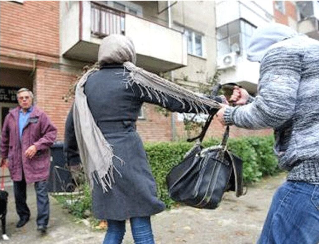 Percheziții in Ploieşti la tâlhari periculoşi! Victimele erau bătute pe stradă şi deposedate de bunuri