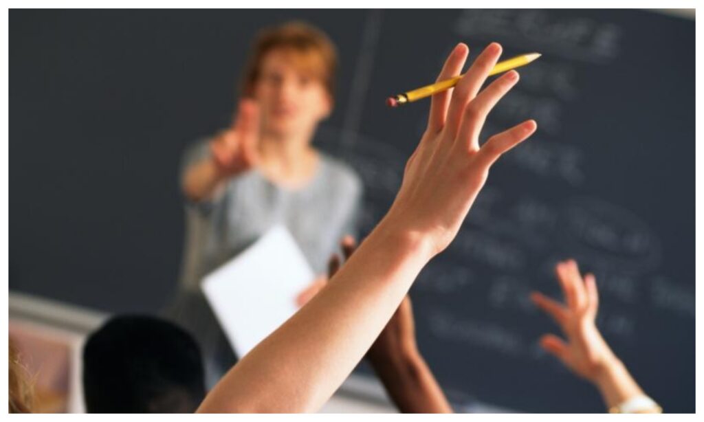 Anchetă a Poliției la şcoala din Azuga unde predă profesoara de matematică acuzată că terorizează elevii