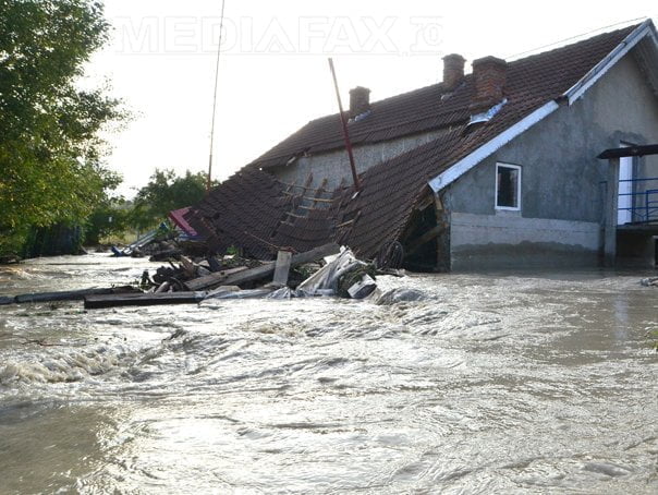 Câţi bani vor primi de la Guvern prahovenii afectaţi de inundaţiile din ultimele zile. Ciolacu şi Budăi au făcut anunţul