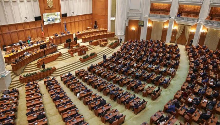 Naveta pentru funcționarii din primării se va deconta prin Consiliul Local de la 1 ianuarie 2024 – lege promulgată și publicată în Monitorul Oficial