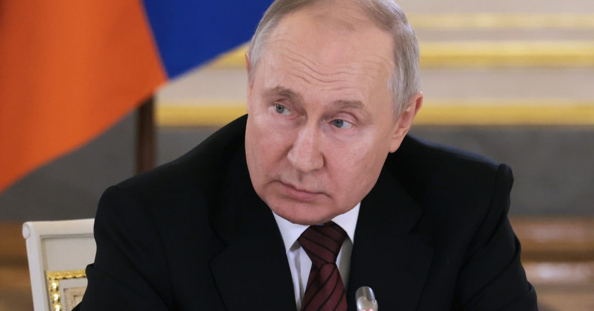 În interiorul trenului blindat al lui Putin. Au apărut fotografii care arată luxul în care circulă prin Rusia, după un orar secret