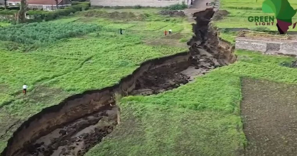 Continentul african riscă să se rupă în două. Experții spun că un nou ocean se va forma peste 10 milioane de ani