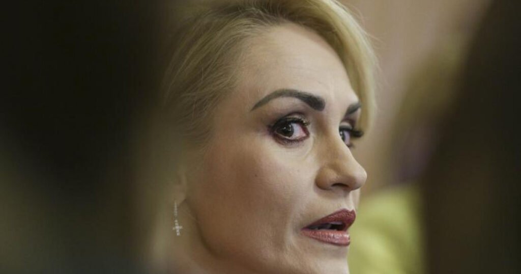 Firea anunță că se suspendă și din funcțiile deținute în PSD. Prima reacție după demisia din Guvern