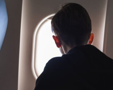 Un tânăr a apelat la un truc pentru a călători mai ieftin cu avionul. O companie aeriană s-a prins și l-a pus pe lista neagră