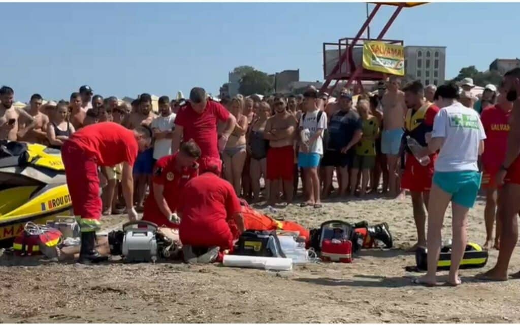 S-a dus să stea câteva ore la mare și se întoarce acasă în sicriu. ”E dureros un tânăr să nu poată fi salvat”