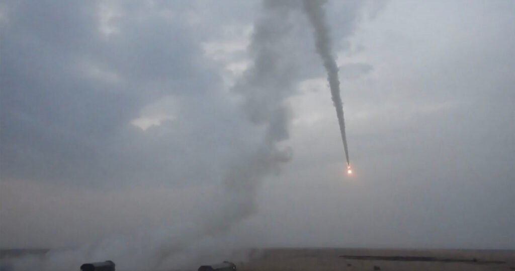 „Viermele lui Putin”, racheta folosită de ruși la bombardarea Odesei. Ucrainenii spun că e dificil de interceptat. Care e explicația