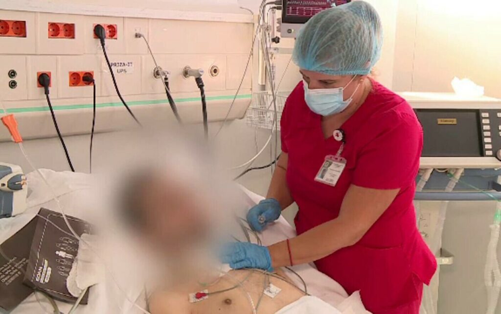 În spitale sunt zeci de pacienți paralizați, după ce au sărit în cap la mare. Unii sunt tineri și vor rămâne așa pe viață