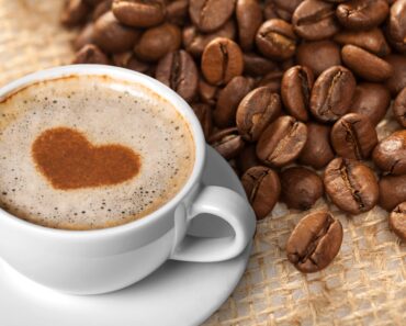 Ingredientul care face cafeaua mai sănătoasă și mai aromată! Te ajută și la pierderea kilogramelor