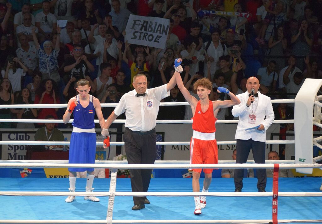 Șampanie și vaporaș pentru un boxer meseriaș!