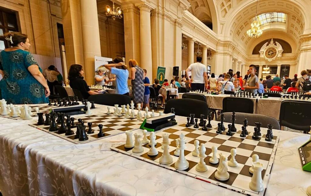 Ploieştiul este gazda Campionatului Internațional al Șahului în Școală