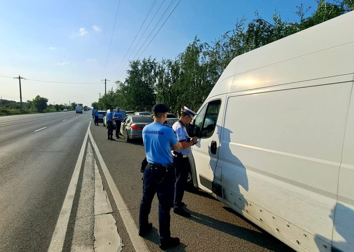 Dezastru pe şoselele din Prahova! 19 şoferi au rămas fără permis, în doar câteva ore Dezastru pe şoselele din Prahova! 19 şoferi au rămas fără permis, în doar câteva ore