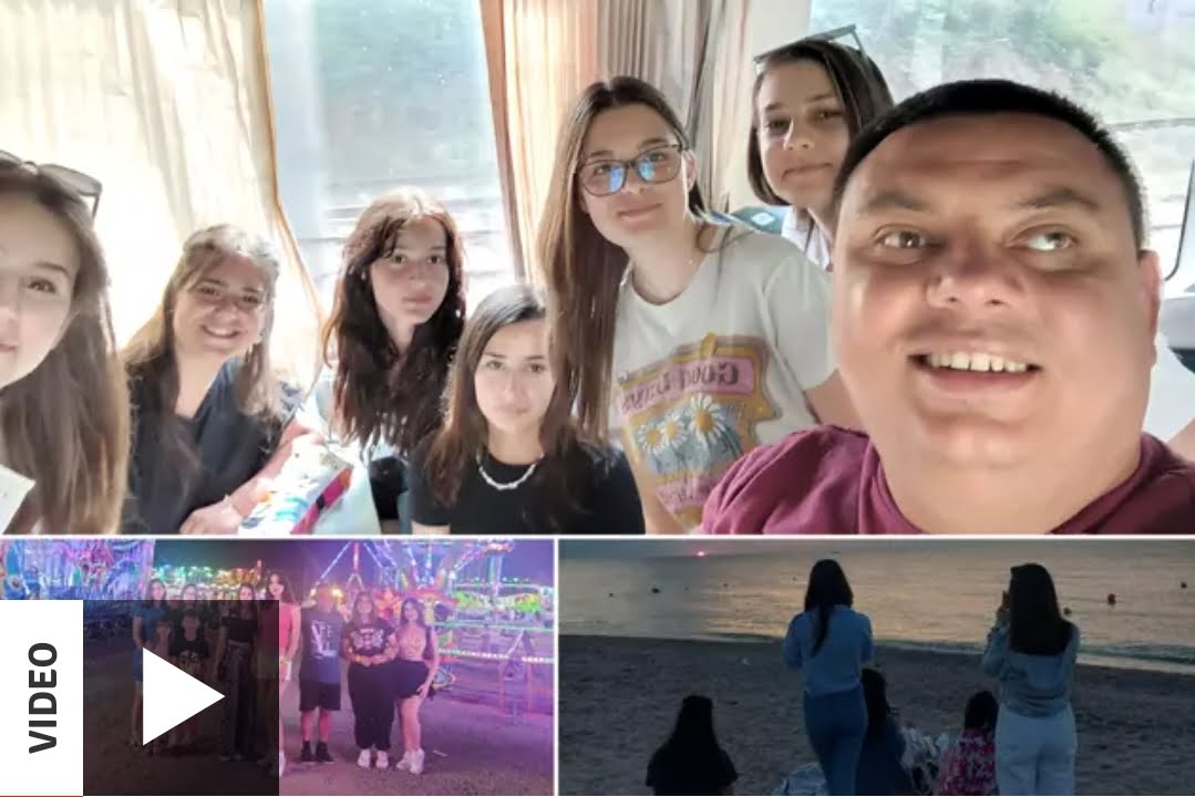 Profesorul din Ploiești care și-a dus elevii de 10 la mare. „Le cer doar să facă și ei la fel pentru altcineva, când vor fi pe picioarele lor” Citeşte întreaga ştire: Profesorul din Ploiești care și-a dus elevii de 10 la mare. „Le cer doar să facă și ei la fel pentru altcineva, când vor fi pe picioarele lor” Profesorul din Ploiești care și-a dus elevii de 10 la mare. „Le cer doar să facă și ei la fel pentru altcineva, când vor fi pe picioarele lor” Citeşte întreaga ştire: Profesorul din Ploiești care și-a dus elevii de 10 la mare. „Le cer doar să facă și ei la fel pentru altcineva, când vor fi pe picioarele lor”