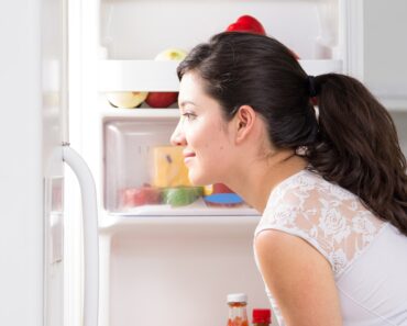 Multe persoane pun o rolă de hârtie igienică în frigider. De ce fac, de fapt, acest lucru