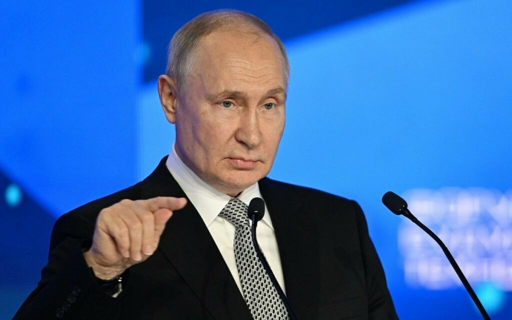 Putin a dat cărțile pe față. Motivul pentru care Rusia și-a retras armata din drumul către Kiev: „Asta ni s-a cerut”
