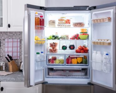 Pune un bol cu oțet în frigider și vezi ce se întâmplă: soluția genială la o problemă comună