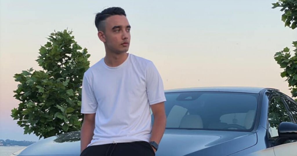 Eric, tânărul lovit de skijet la Eforie, este în stare gravă. Familia încearcă să găsească vinovatul. Cum s-a întâmplat totul