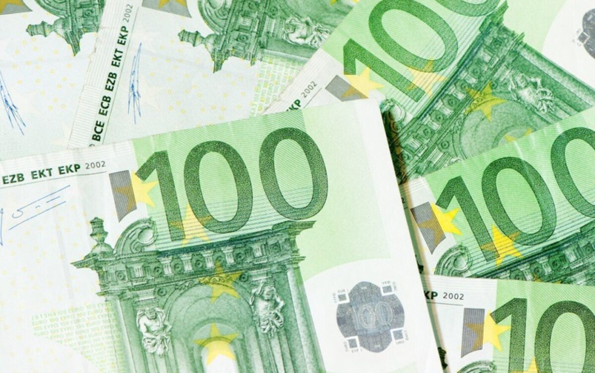 Ți se face pielea de găină! Ce se ascunde pe bancnota de 100 de euro: toți românii o folosesc, dar n-au observat asta!