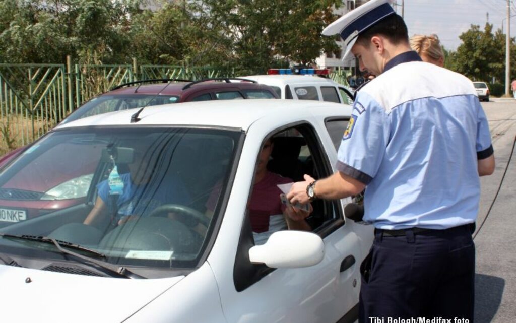 S-a schimbat modul de restituire a permisului de conducere reținut de polițiști. Decizia a intrat în vigoare azi