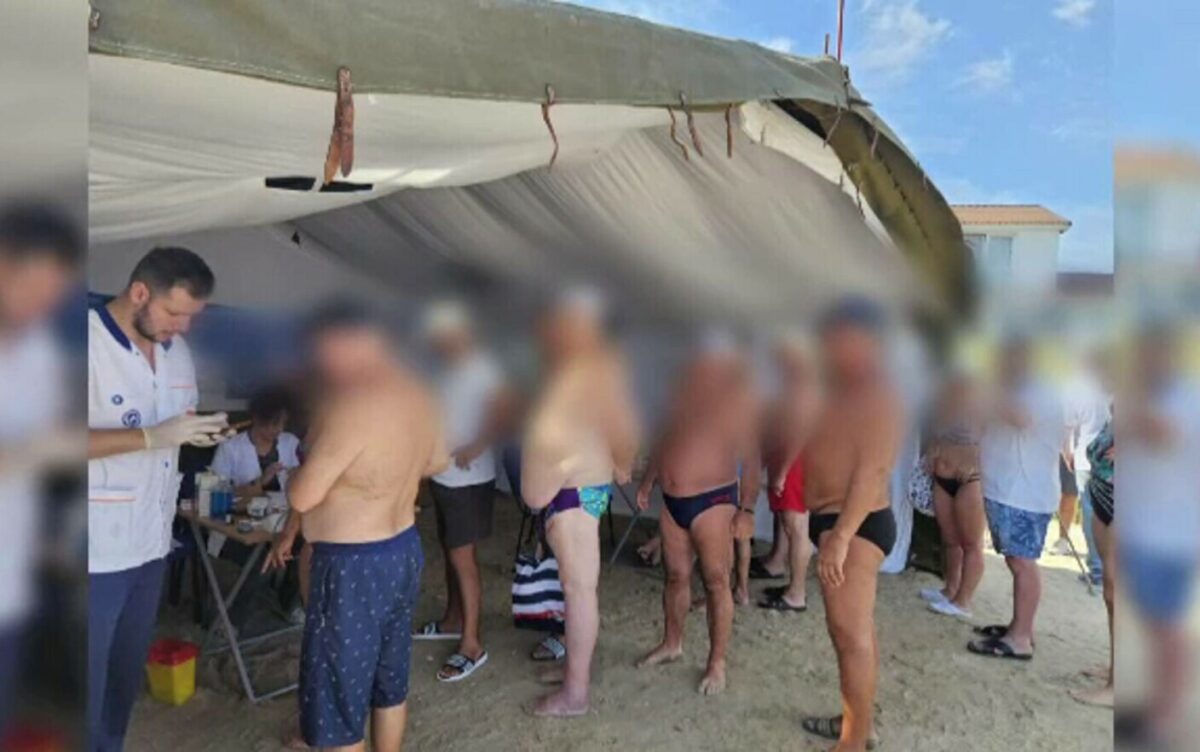 Zeci de turiști de pe litoral au aflat, în câteva zile, că au cancer de piele. Consultații gratuite în mai multe stațiuni