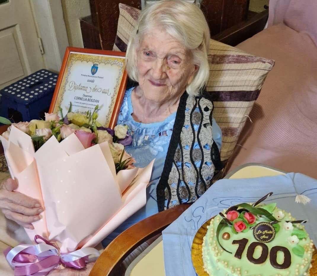 Primăria Ploieşti a sărbatorit-o pe Cornelia Bogdan, la împlinirea venerabilei vârste de 100 de ani