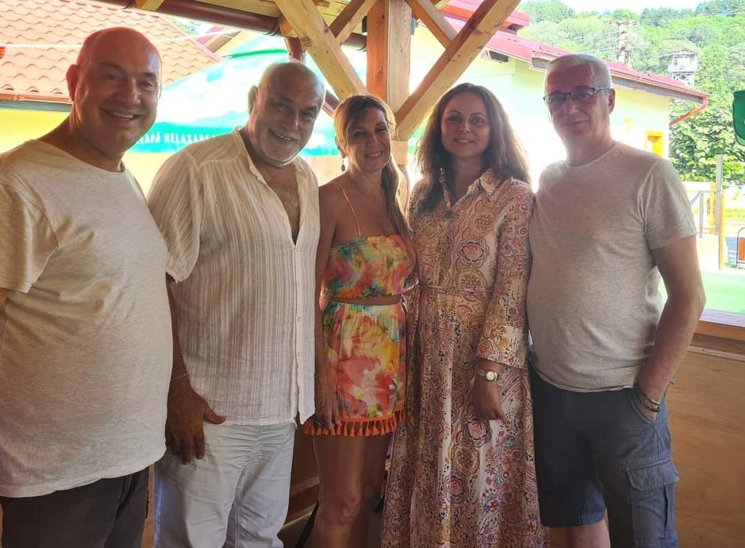 Conducerea ALDE a venit la Slănic. Varujan Vosganian, invitatul presedintelui filialei Prahova, Viorel Dosaru