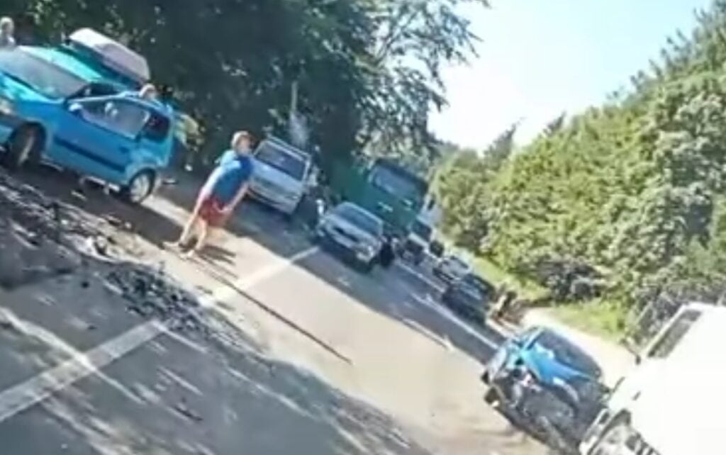 Accident grav între Sinaia şi Buşteni, pe DN1. O maşină a intrat pe contrasens