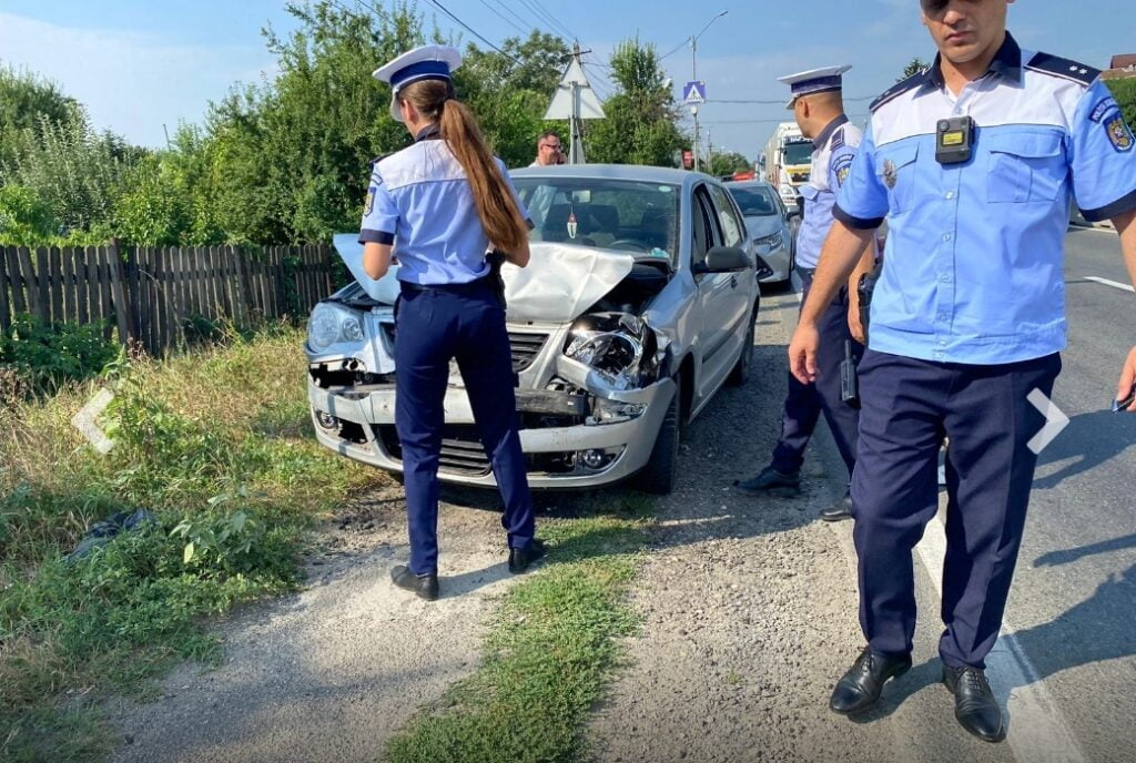 Accident pe DN1B, în Bucov, chiar în timp ce polițiştii organizau o acțiune de prevenire a incidentelor in trafic