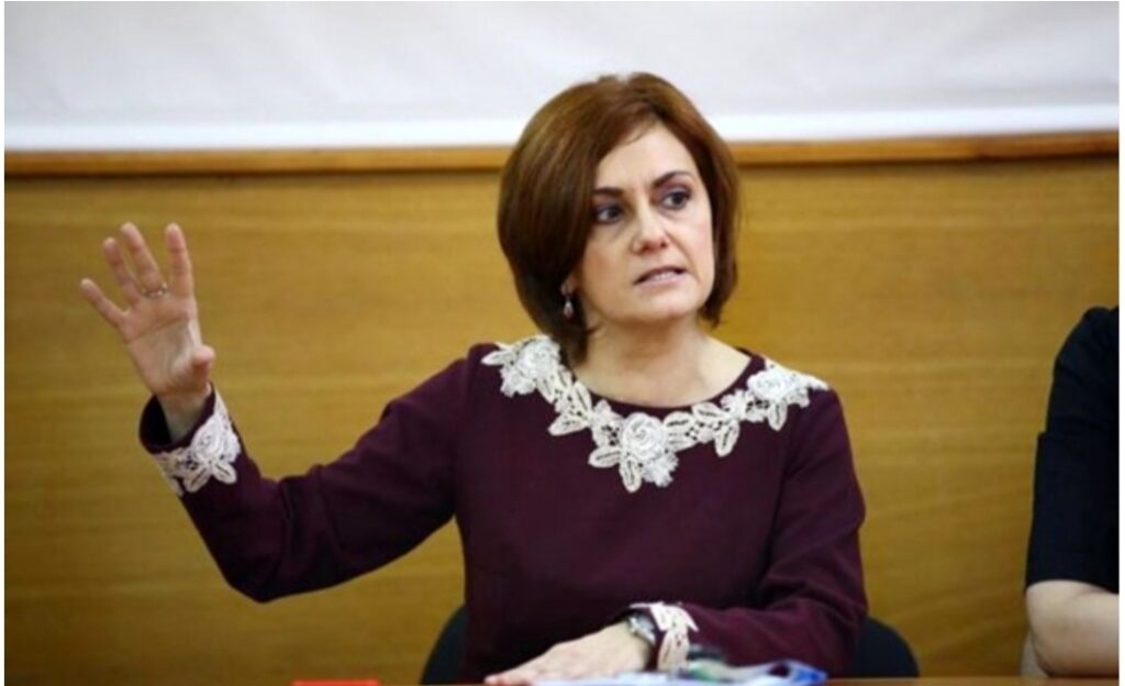 Adriana STOICESCU, judecatoare Curtea de Apel Timisoara/ „Gânduri de caliculă”