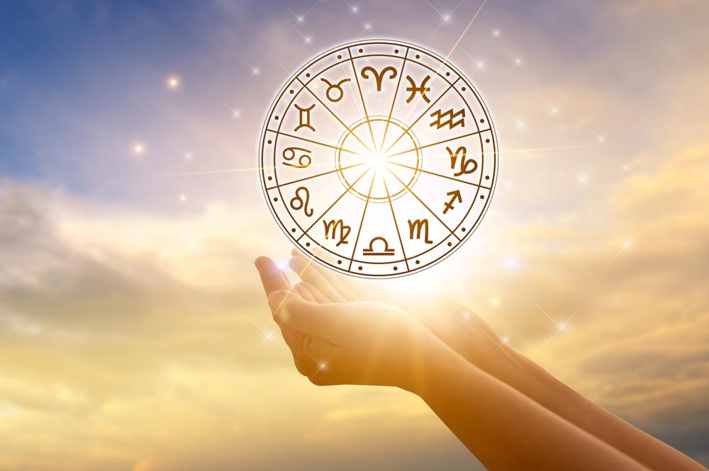 Horoscop 3 septembrie 2023. Zodia care ar putea fi trădată de o persoană foarte apropiată