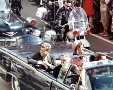 Un fost agent al Secret Service, martor la asasinarea lui Kennedy, a dezvăluit un detaliu pe care l-a păstrat secret 60 de ani