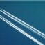 Ce sunt urmele albe lăsate de avioane pe cer. Explicațiile jurnalistului de știință Alexandru Mironov
