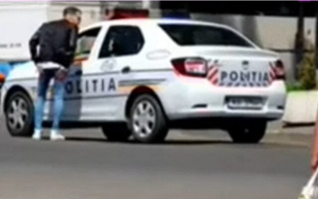 Cunoscut vlogger din Ploiești, promotor al respectării legii, prins în flagrant când mituia polițiștii. Le-ar fi oferit 500 de lei să închidă ochii la ITP-ul expirat