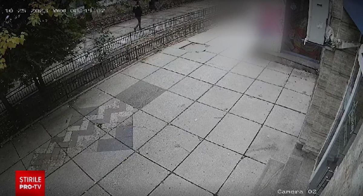 A murit femeia peste care a căzut contabila sinucigașă din București. VIDEO A murit femeia peste care a căzut contabila sinucigașă din București. VIDEO