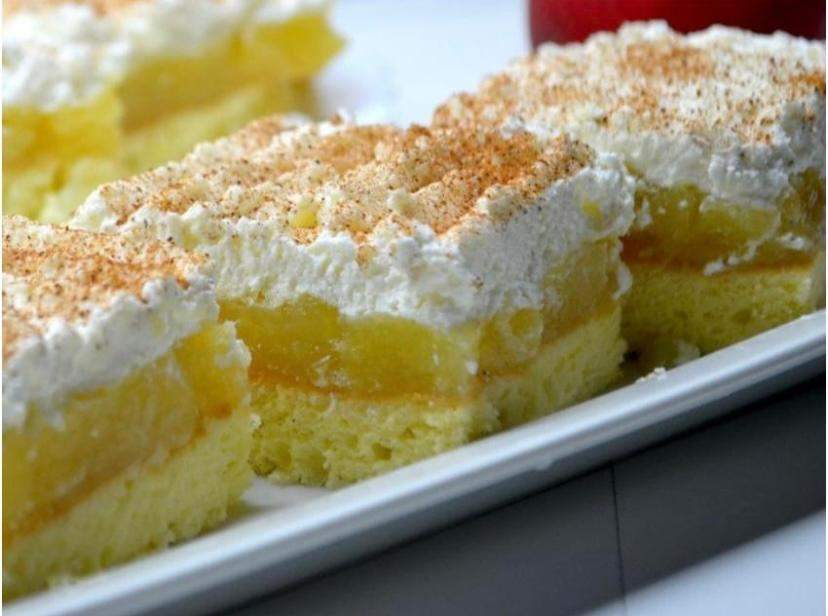 Rețetă de cea mai simplă prăjitură cu mere. Un desert cremos și delicios