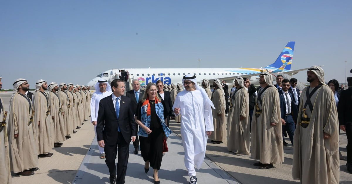 Strategia Hamas de a șterge ani întregi de eforturi diplomatice pentru pace dintre Israel și lumea arabă începe să dea roade