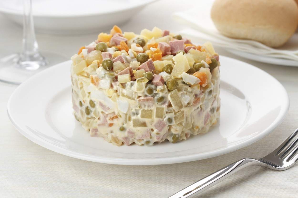 Cu ce se înlocuiește maioneza în salata boeuf. Idee genială pentru o salată dietetică Cu ce se înlocuiește maioneza în salata boeuf. Idee genială pentru o salată dietetică
