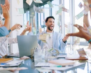 Horoscop financiar 2024. Cine sunt nativii care au lipici la bani și prosperitate în Anul Dragonului de lemn