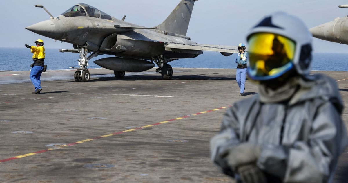 Miniştrii de Externe din UE au ajuns la un acord de principiu pentru a lansa o operaţiune militară în Marea Roşie