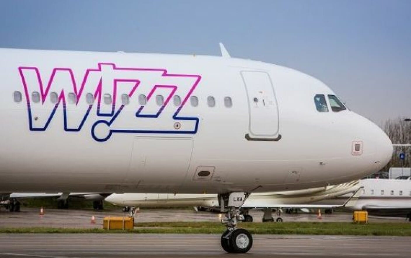 O familie de români a obținut în instanță 40.000 de euro de la Wizz Air după ce compania le-a distrus vacanța