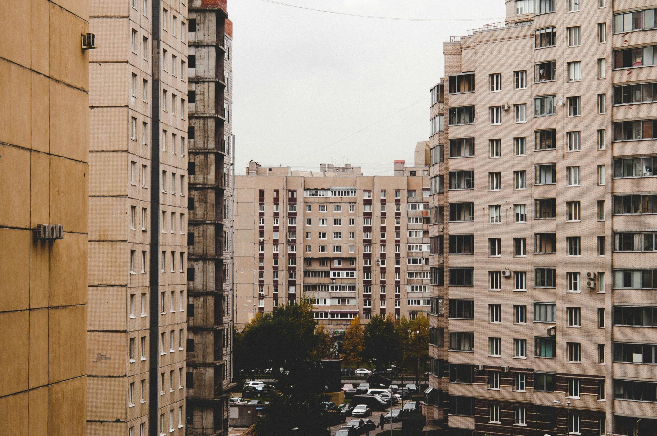 S-a schimbat legea pentru românii care stau la bloc. O greșeală banală le-ar putea aduce o amendă de 3000 de lei