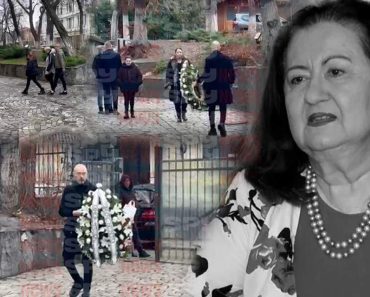 Apropiații vin să-și ia adio de la Mioara Roman! Mihai Mitoșeru, alături de Oana Roman, în cele mai grele momente din viața ei / VIDEO Apropiații vin să-și ia adio de la Mioara Roman! Mihai Mitoșeru, alături de Oana Roman, în cele mai grele momente din viața ei / VIDEO