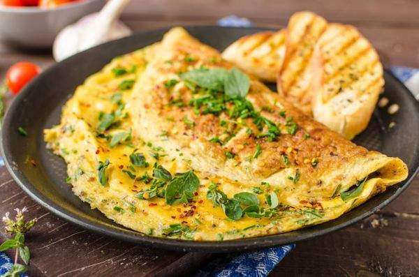 Ingredientul pe care să îl pui în omletă pentru a-i da gust. Secretul pentru un mic-dejun ca la restaurant