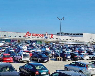 La Cocoş, cel mai puternic retailer autohton, merge la Piteşti în locul fostului hipermarket PIC. Investiţia în acest proiect este de 11 mil. euro, din care 5 mil. euro reprezintă valoarea tranzacţiei de preluare a proprietăţii