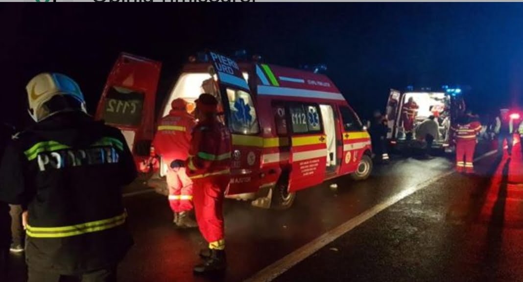 Accident grav în Băicoi. Două maşini implicate, o victimă! Unul dintre autoturisme a ricoşat într-o casă