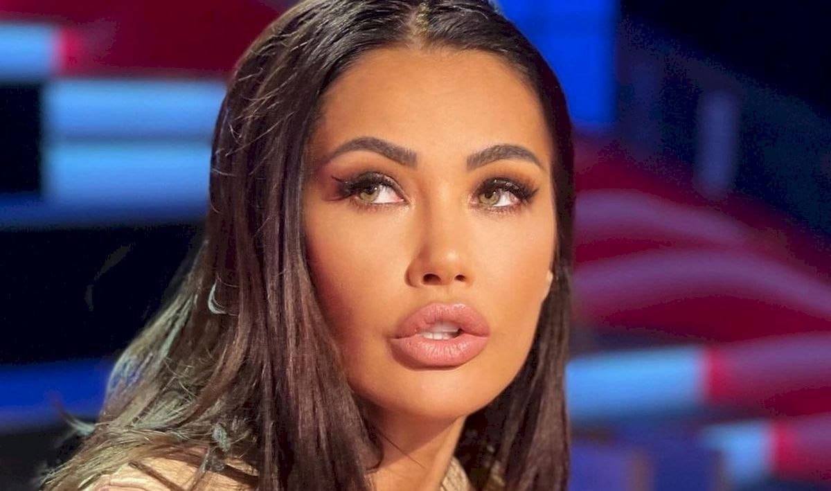 Cât câștigă Oana Zăvoranu din TikTok. Oamenii se îmbulzesc pe live-uri pentru a-i oferi cadouri