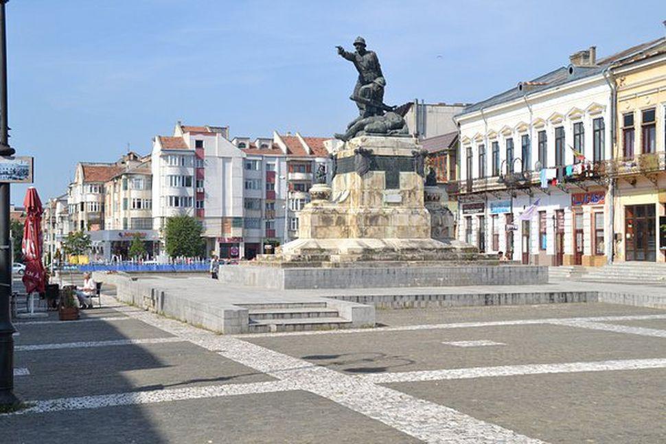 Cel mai sărac oraș din România. Oamenii pleacă pe capete și e în pragul falimentului Cel mai sărac oraș din România. Oamenii pleacă pe capete și e în pragul falimentului