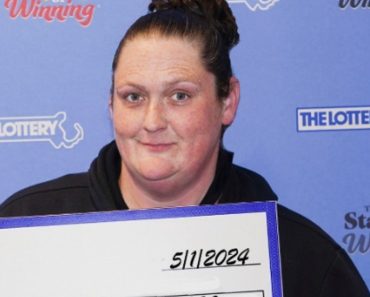 După ce a câștigat 1 milion $ la loterie, o femeie s-a gândit să mai joace un bilet și a avut o surpriză neașteptată