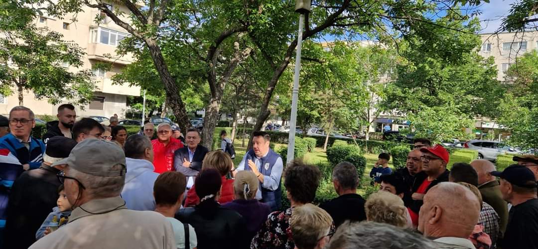 Volosevici, în dialog cu ploieştenii. „În timp ce alții doar dau din gură, mie chiar îmi pasă de oameni!”