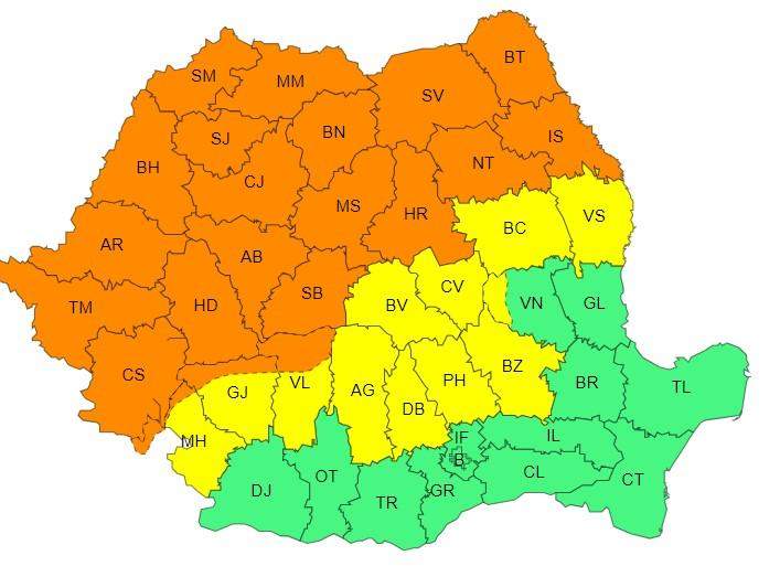Anunț ANM de ultim moment! Cod roșu și cod portocaliu de vreme severă. Meteorologii anunță ploi torenţiale, vijelii şi grindină / FOTO