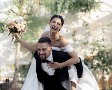 Care este suma reală pe care a plătit-o Oana Moșneagu pentru rochia de mireasă! A pus punct speculațiilor: ”Ce bine arată prețul” Care este suma reală pe care a plătit-o Oana Moșneagu pentru rochia de mireasă! A pus punct speculațiilor: ”Ce bine arată prețul”